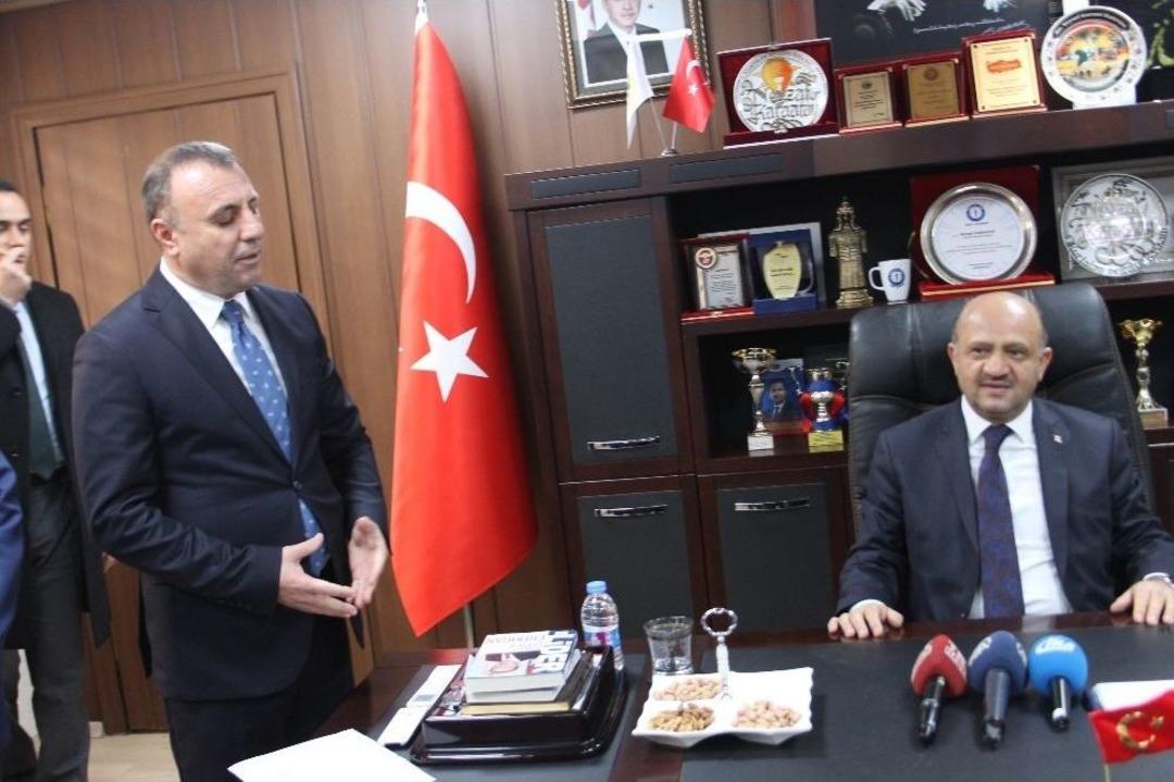 Belediye Başkanından &Ccedil;arpıcı Fet&ouml; İddiası