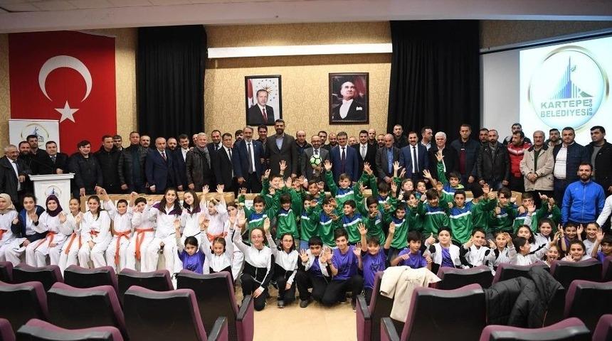 Kartepe Kulüpleri Malzemeye Boğuldu