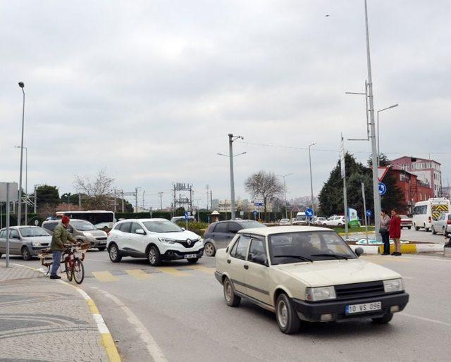 Trafik Ekiplerinden Kavşak Uygulaması