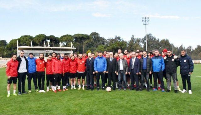 Başkan Kafaoğlu, Balıkesirspor Kampını Ziyaret Etti