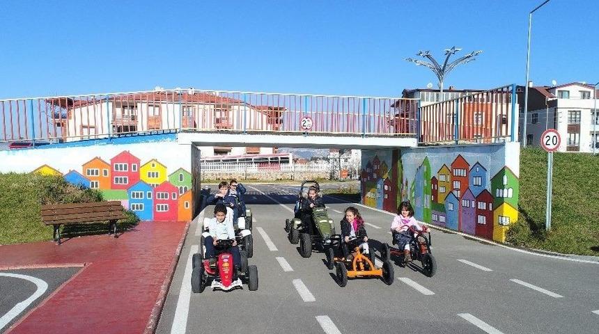 Her Ay 600 Trafik Kahramanı Bu Parkta Yetişiyor