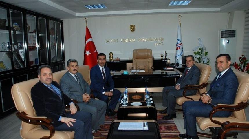 Vali Kalkancı Kurum M&uuml;d&uuml;rleriyle Bir Araya Geliyor