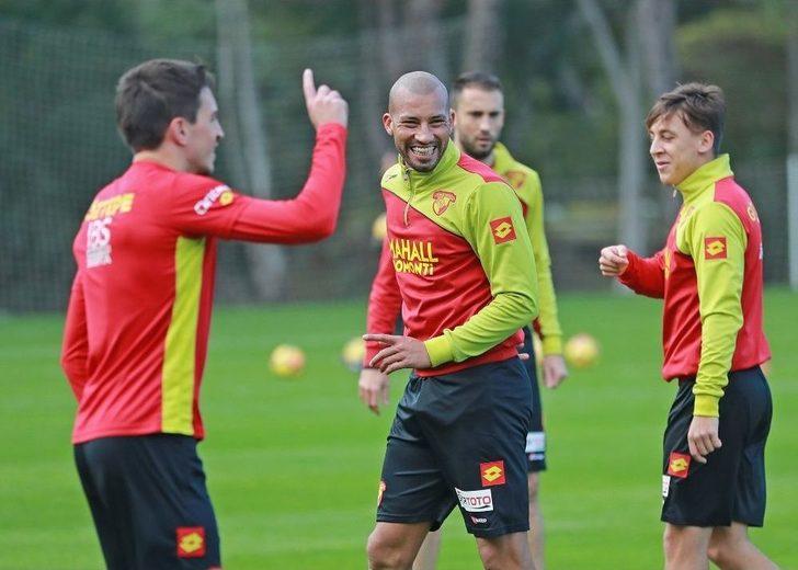 Göztepe, Hazırlıklarını Sürdürüyor G2