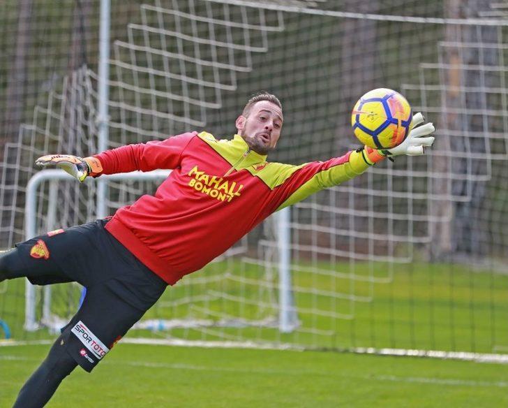 Göztepe, Hazırlıklarını Sürdürüyor G5