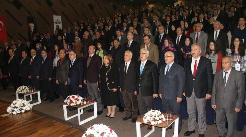 8 Bin 541 &Ouml;ğrencinin Katılım G&ouml;sterdiği Kitap Okuma Projesinde &Ouml;d&uuml;l T&ouml;reni Heyecanı