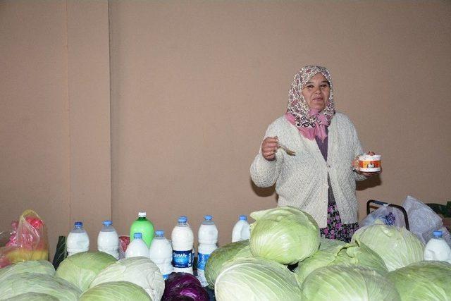 Belediyeden Kapalı Pazar Yeri Esnafına Çorba İkramı