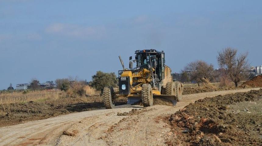 Yunusemre Bağlantı Yollarını D&uuml;zenliyor
