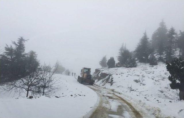 Kahramanmaraş Büyükşehir Belediyesi’nin Kar Mesaisi Başladı