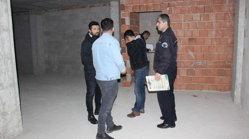 Karaman&rsquo;da Girdikleri İnşaatta Uyuşturucu Alan İki Kişiden Birinin Durumu Ağır