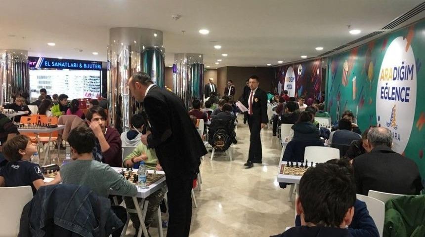 Satran&ccedil; Yarışması Nissara Avm&rsquo;de D&uuml;zenleniyor