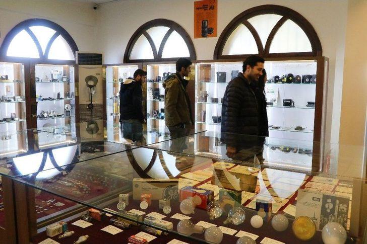 Sigarayı Bıraktı, Biriktirdiği Parayı Fotoğraf Makinesine Yatırdı G1