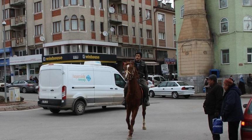 Trafik Çilesine Atlı Çözüm