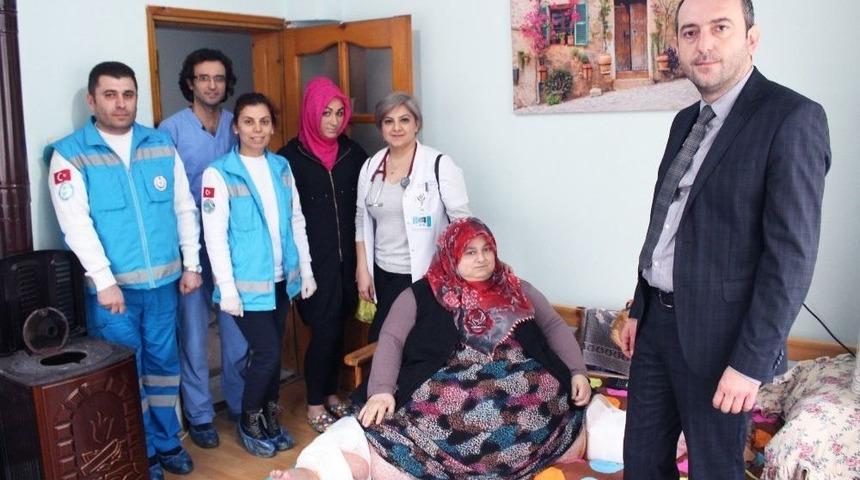 Fil Hastası Kadına Sağlık M&uuml;d&uuml;rl&uuml;ğ&uuml; Sahip &Ccedil;ıktı