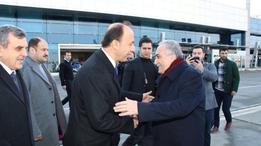 Gıda Tarım Ve Hayvancılık Bakanı Fakıbaba Taziye İ&ccedil;in Şanlıurfa&rsquo;da