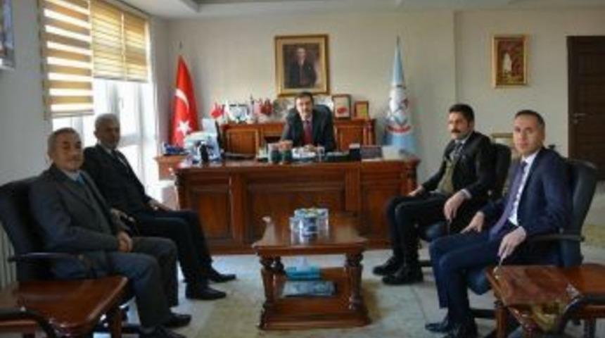 Eskişehir Anadolu K&uuml;lt&uuml;r Ve Dayanışma Derneğinden İl Milli Eğitim M&uuml;d&uuml;r&uuml; &Ouml;zen&rsquo;e Ziyaret