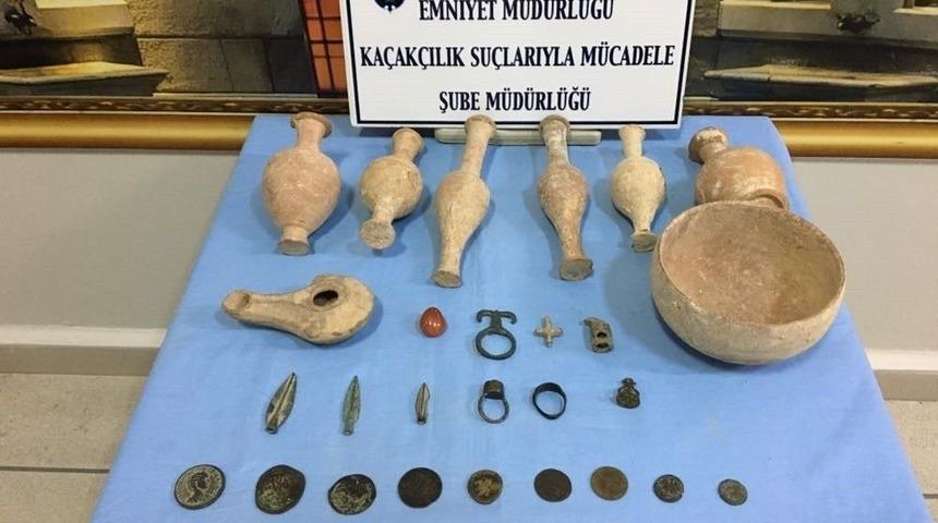 Tarihi Eser Ka&ccedil;ak&ccedil;ısı 37 Adet Eserle Yakalandı