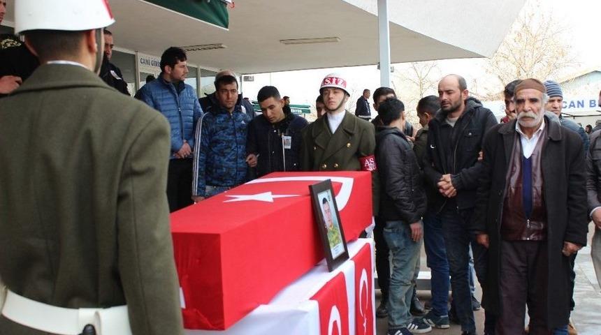 Şehit Er Adem Akpınar, Erzincan&rsquo;da Son Yolculuğuna Uğurlandı