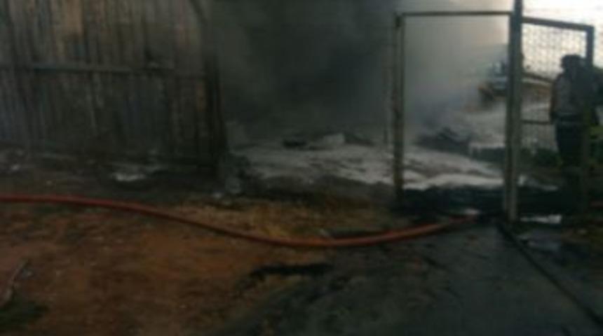 Petlas A.ş İkinci El Hurda Lastik Kısmında Yangın &Ccedil;ıktı