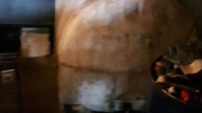 Tuşba İlçesinde 2 Bin 100 Litre Kaçak Motorin Ele Geçirildi