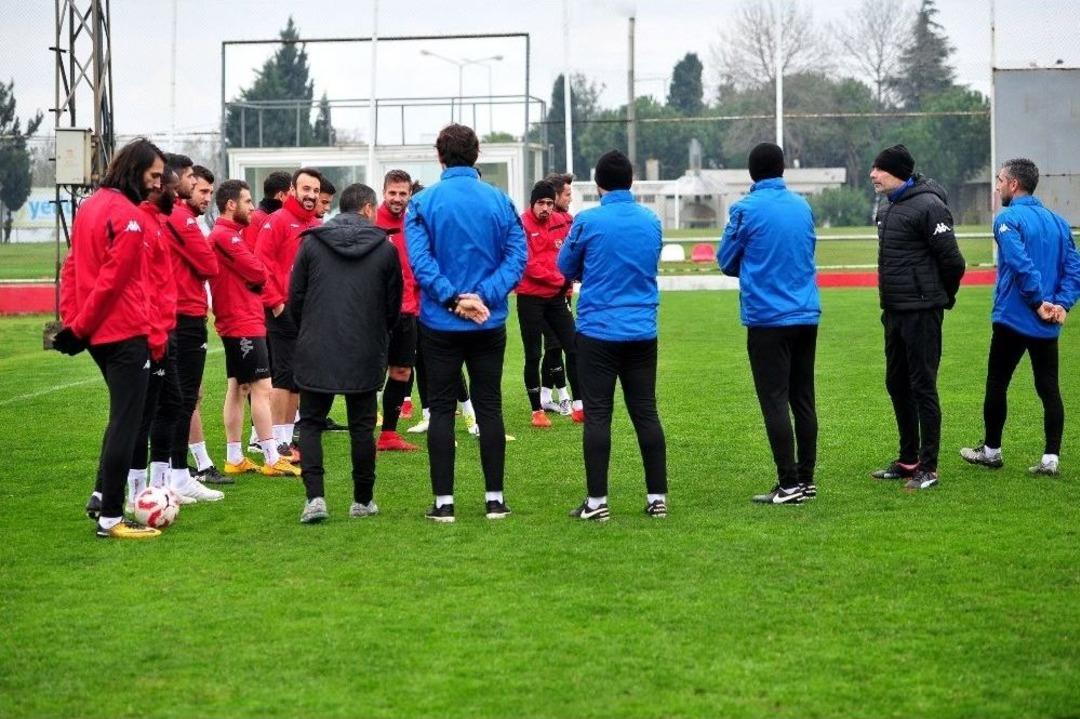 Samsunspor 15 As Futbolcusuyla &Ccedil;alışabildi