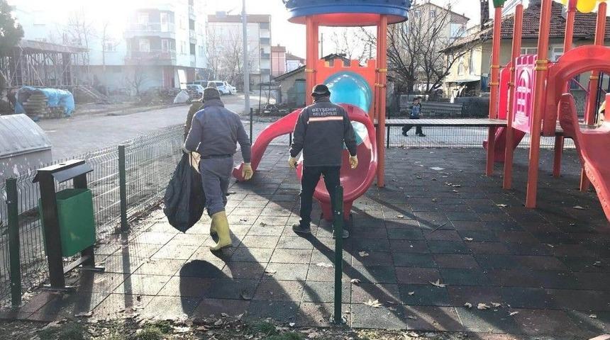 Beyşehir&rsquo;de Parklarda Temizlik &Ccedil;alışmaları S&uuml;r&uuml;yor