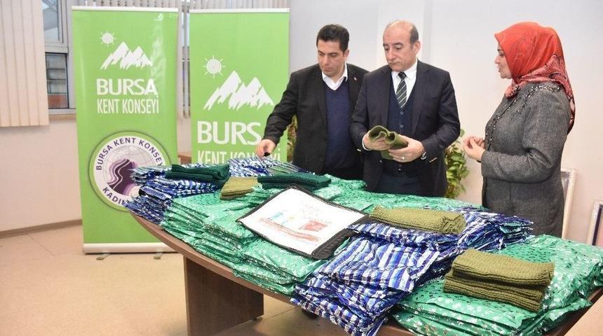 Mehmet&ccedil;ikler İ&ccedil;in Boyunluk &Ouml;rd&uuml;ler