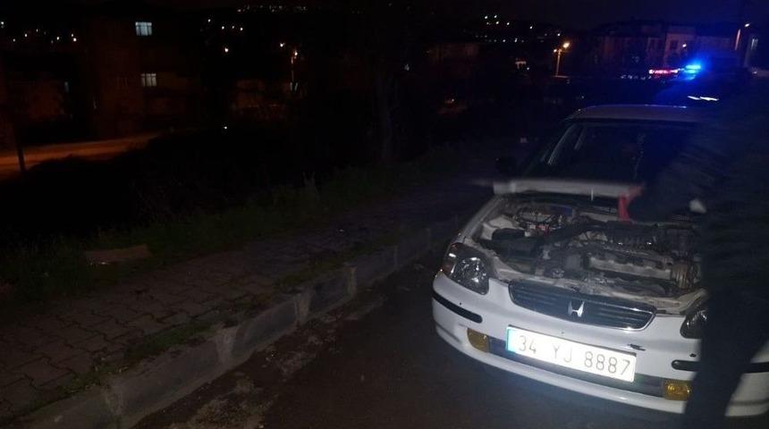 Polisi Atlatmak İ&ccedil;in Esrar Dolu Paketi Boş Araziye Attılar