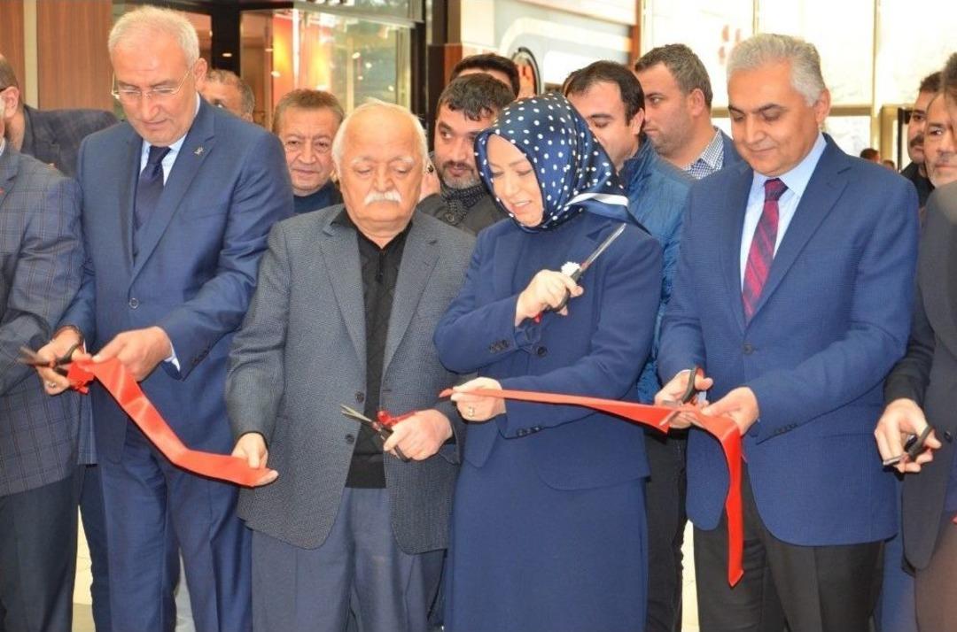 Malatya&rsquo;da 95 Yılın İlk Manşetleri Sergilendi