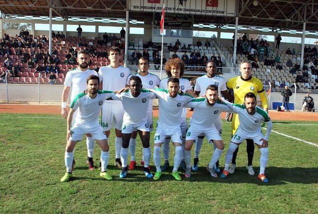 Salihli Belediyespor Farklı Kazandı