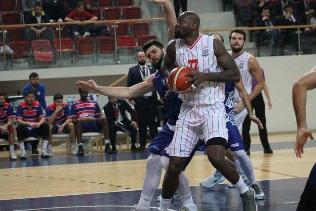 Türkiye Basketbol Ligi: Yalova Group Belediyespor: 101 - Karesi Spor: 68