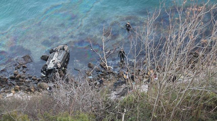 Sarıyer&rsquo;de Bariyerleri Aşan Otomobil Denize U&ccedil;tu: 1 &Ouml;l&uuml;