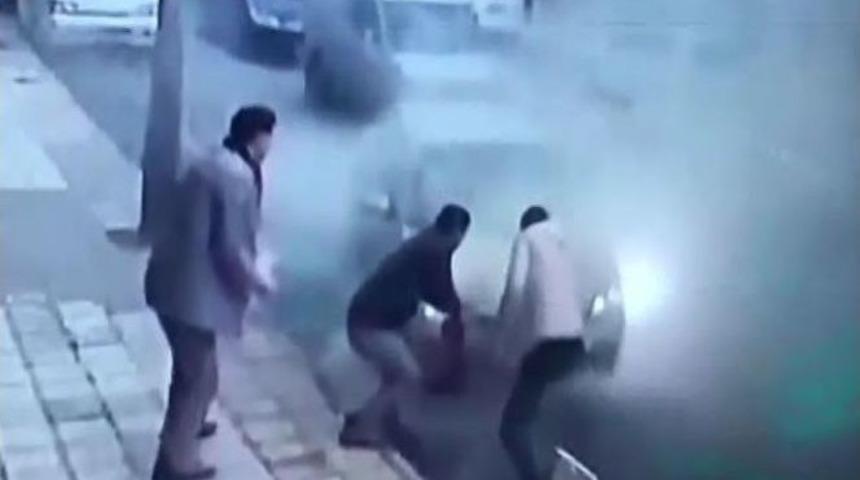 Alev Alan Otomobildeki B&uuml;y&uuml;k Panik Kameralarda