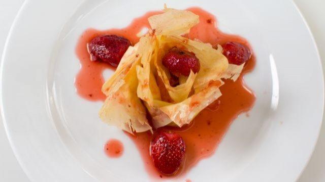 Çilek şuruplu lor dolaması nasıl yapılır?