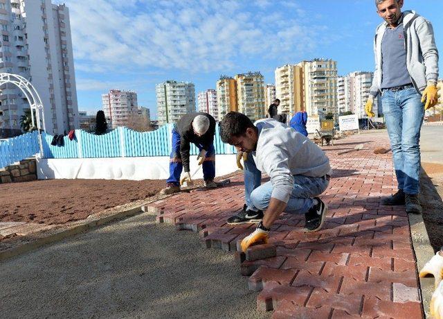 Muratpaşa Belediyesi’nden Hasta Yakınlarını Düşünen Park