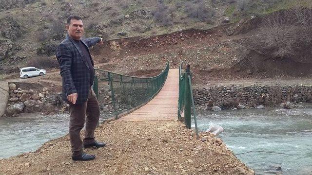 Ergünü Köyüne Asma Köprü Yapıldı