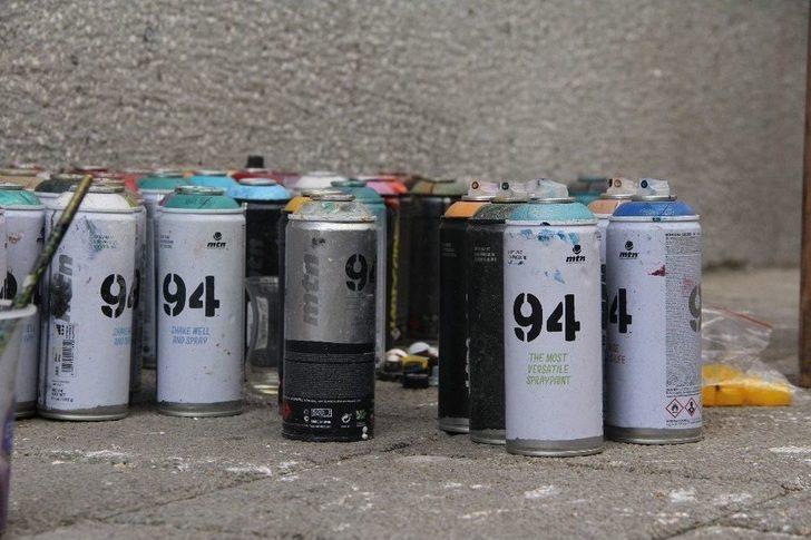 Şehri Grilikten Kurtarmanın Yolu Sokaklarını Boyamak G4