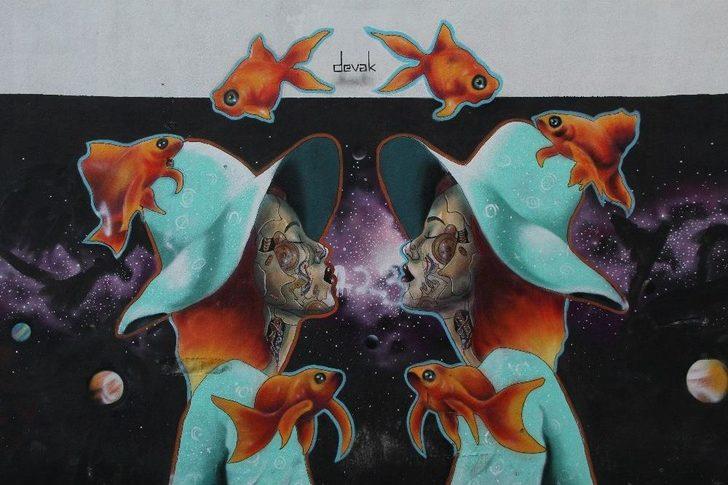 Şehri Grilikten Kurtarmanın Yolu Sokaklarını Boyamak G5