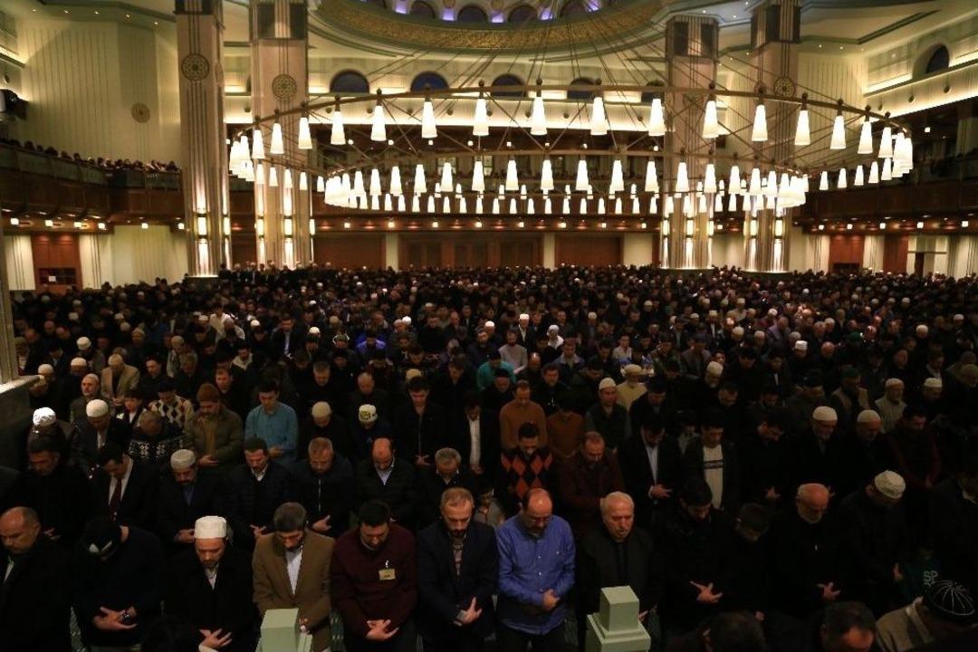 Diyanet İşleri Başkanı Erbaş&rsquo;tan Sabah Namazı Vaazında Kud&uuml;s Mesajı