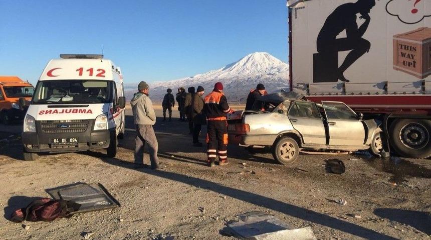 Doğubayazıt&rsquo;ta Trafik Kazası: 1 &Ouml;l&uuml;