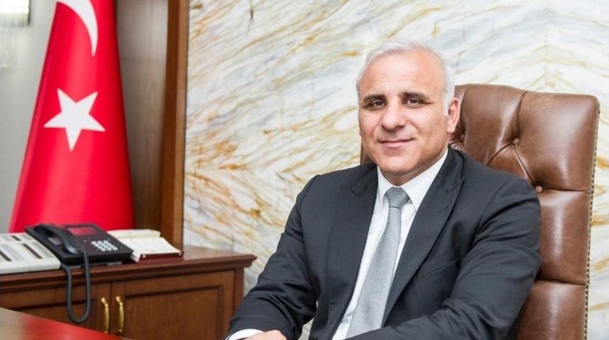 Vali Zorluğlu Twitter&rsquo;da G&uuml;ndeme Oturdu