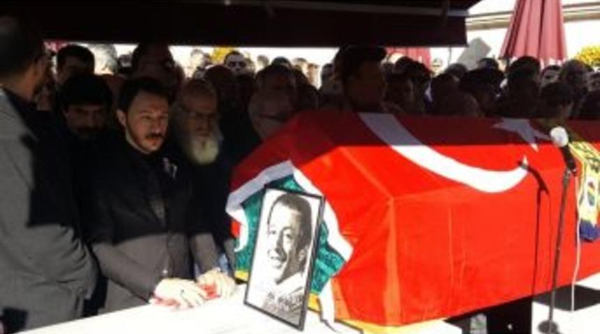 Yeşilçam’ın Usta Oyuncusu Münir Özkul Son Yolculuğuna Uğurlanıyor