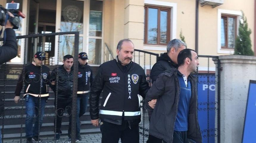 250 Kişiyi Dolandıran Ş&uuml;pheliler Sakarya&rsquo;da Yakalandı
