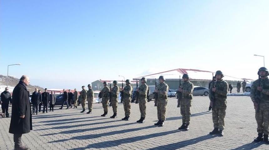 Bakan Soylu, T&uuml;rkiye-iran Sınırında İncelemelerde Bulundu