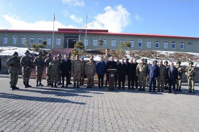 Bakan Soylu, Türkiye-iran Sınırında İncelemelerde Bulundu