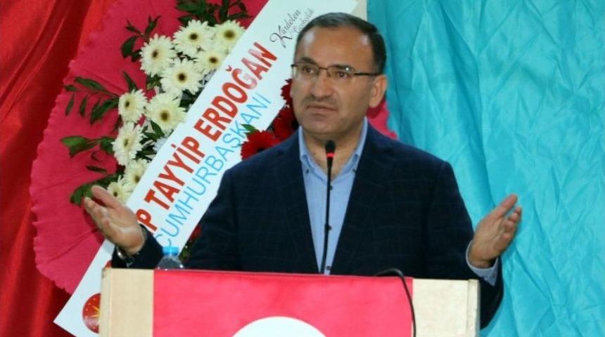 Başbakan Yardımcısı Bozdağ: "ortada Bir Tiyatro Var, Biz Buradan Adalet Bekleyemeyiz"