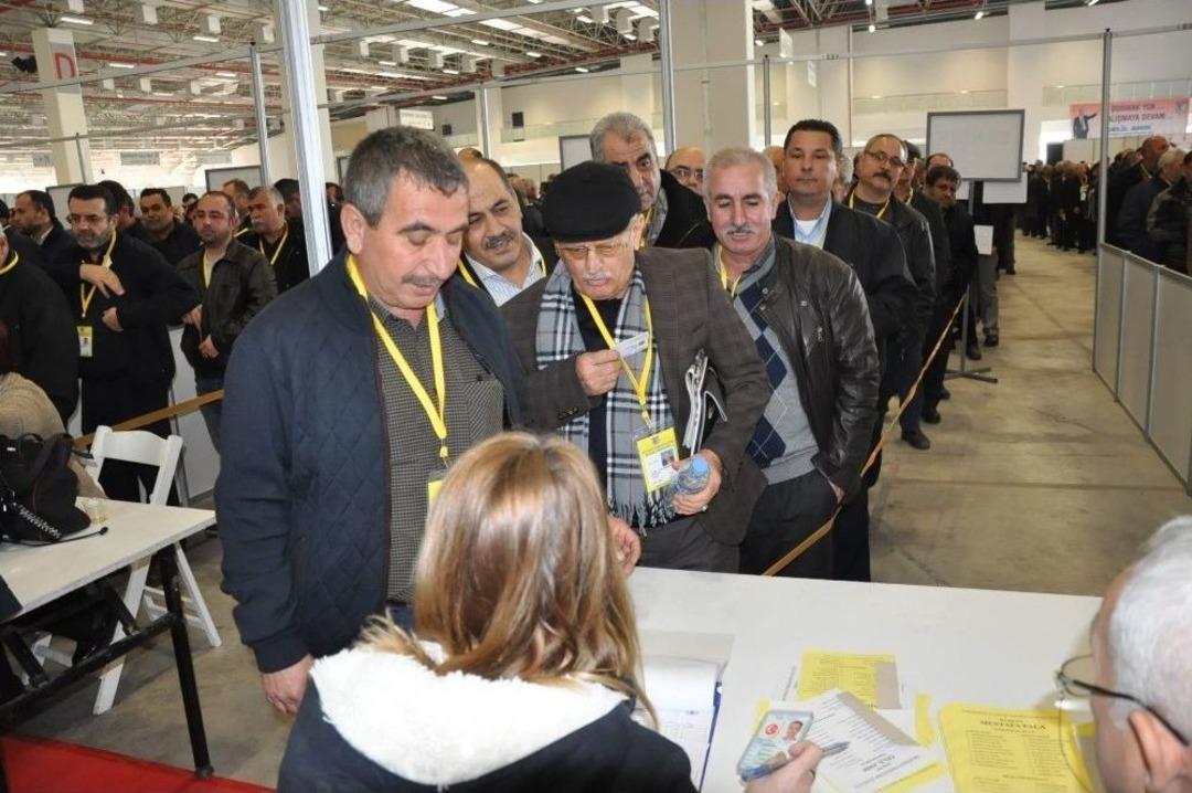 İzmir Şof&ouml;rler Ve Otomobilciler Esnaf Odası&rsquo;nda Se&ccedil;im Heyecanı