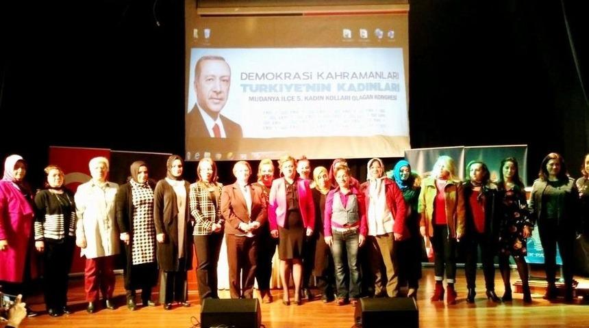 Mudanyalı Ak Kadınlar Neslihan Erdeniz&rsquo;i Se&ccedil;ti