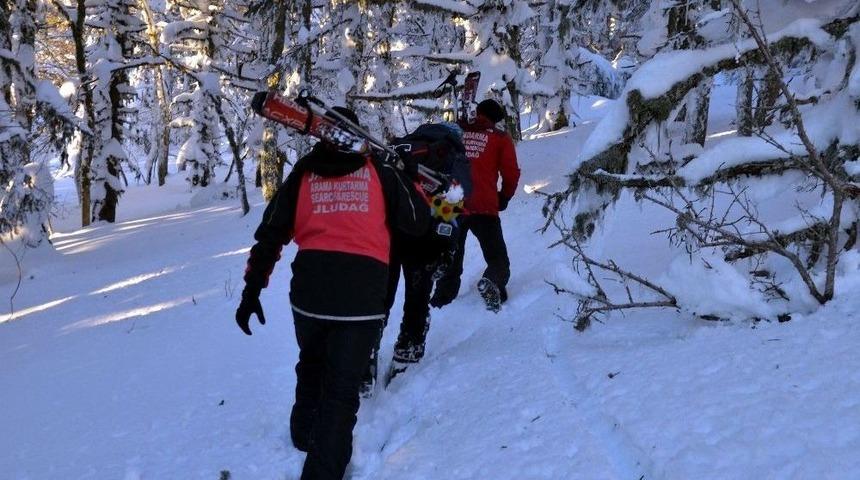Uludağ&rsquo;da Şelalede Mahsur Kaldılar