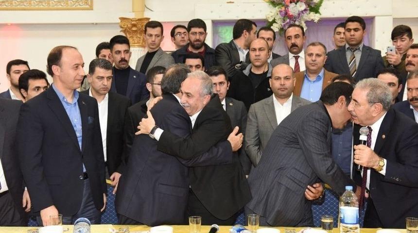 Bakan Fakıbaba, Aşiret Kavgasını Kan Davasına D&ouml;n&uuml;şmeden Engeldi