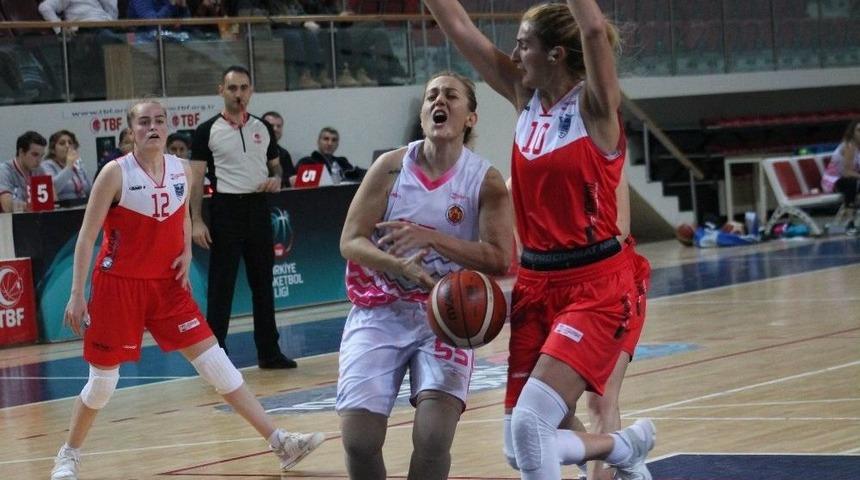 T&uuml;rkiye Kadınlar Basketbol Ligi: Yalova Vıp: 73 - İstanbulg&uuml;c&uuml;: 62